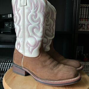 Laredo Women’s Mesquite Embroidered Square Toe Dress Boots